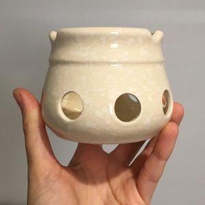 Ceramic candle holder beige with white spots EUC